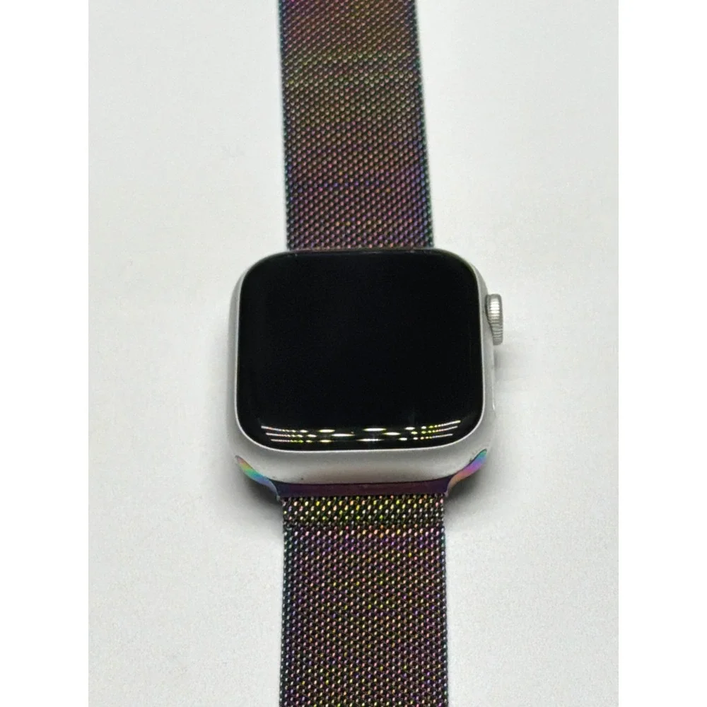 Apple Watch Series 9 45mm GPS‎ Silver Aluminum Case Iridescent Band
